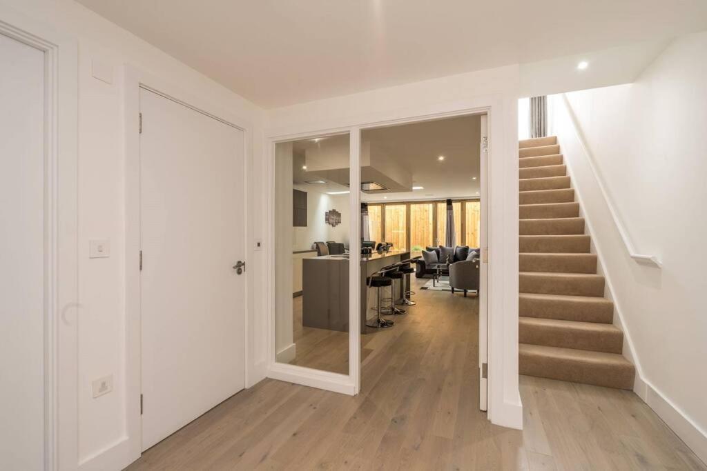شقة Luxurious & Modern Townhouse In Hammersmith لندن المظهر الخارجي الصورة